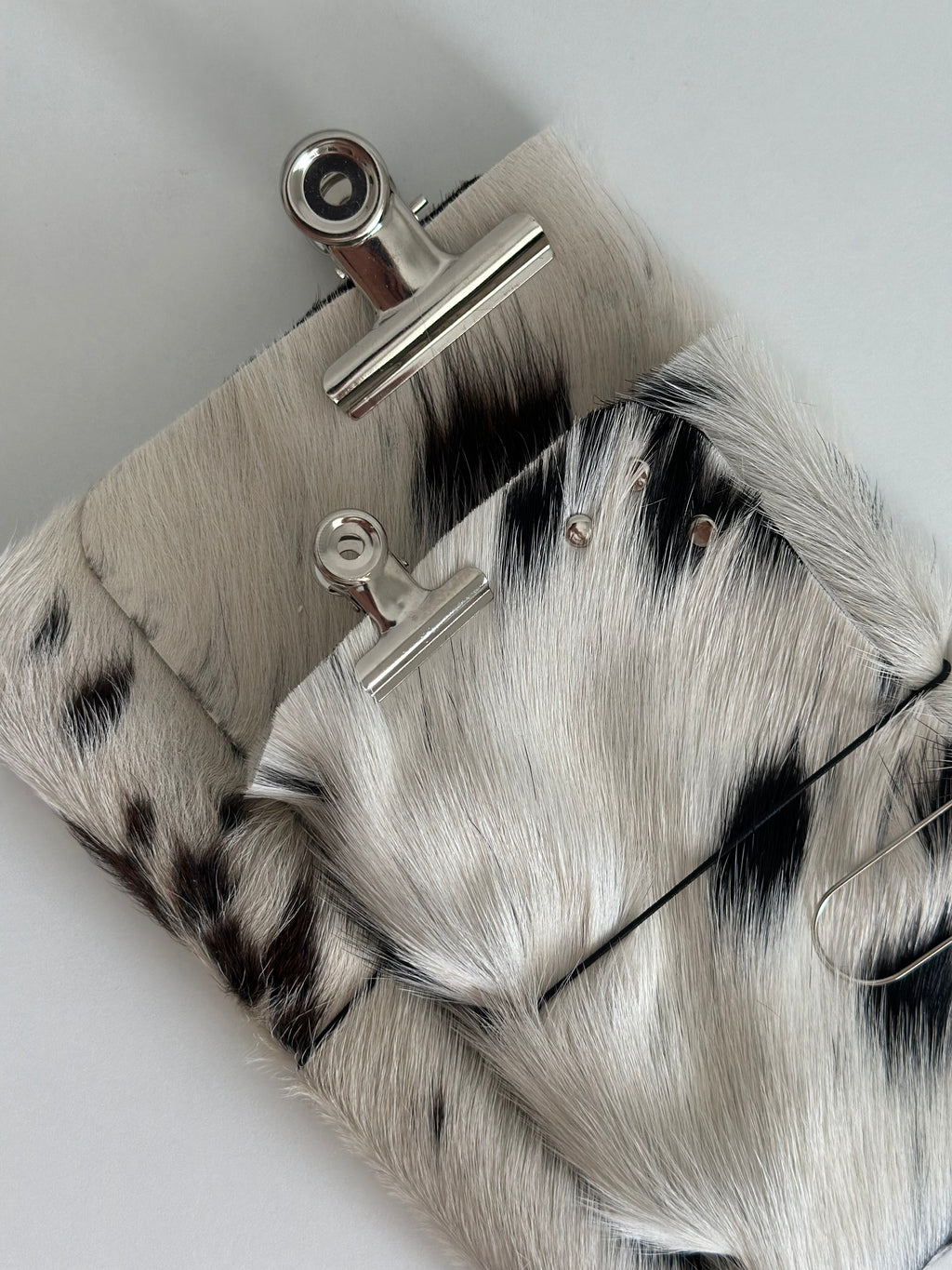 PRE-ORDER a5/a6 salt&pepper print leather refillable journal with secret charm