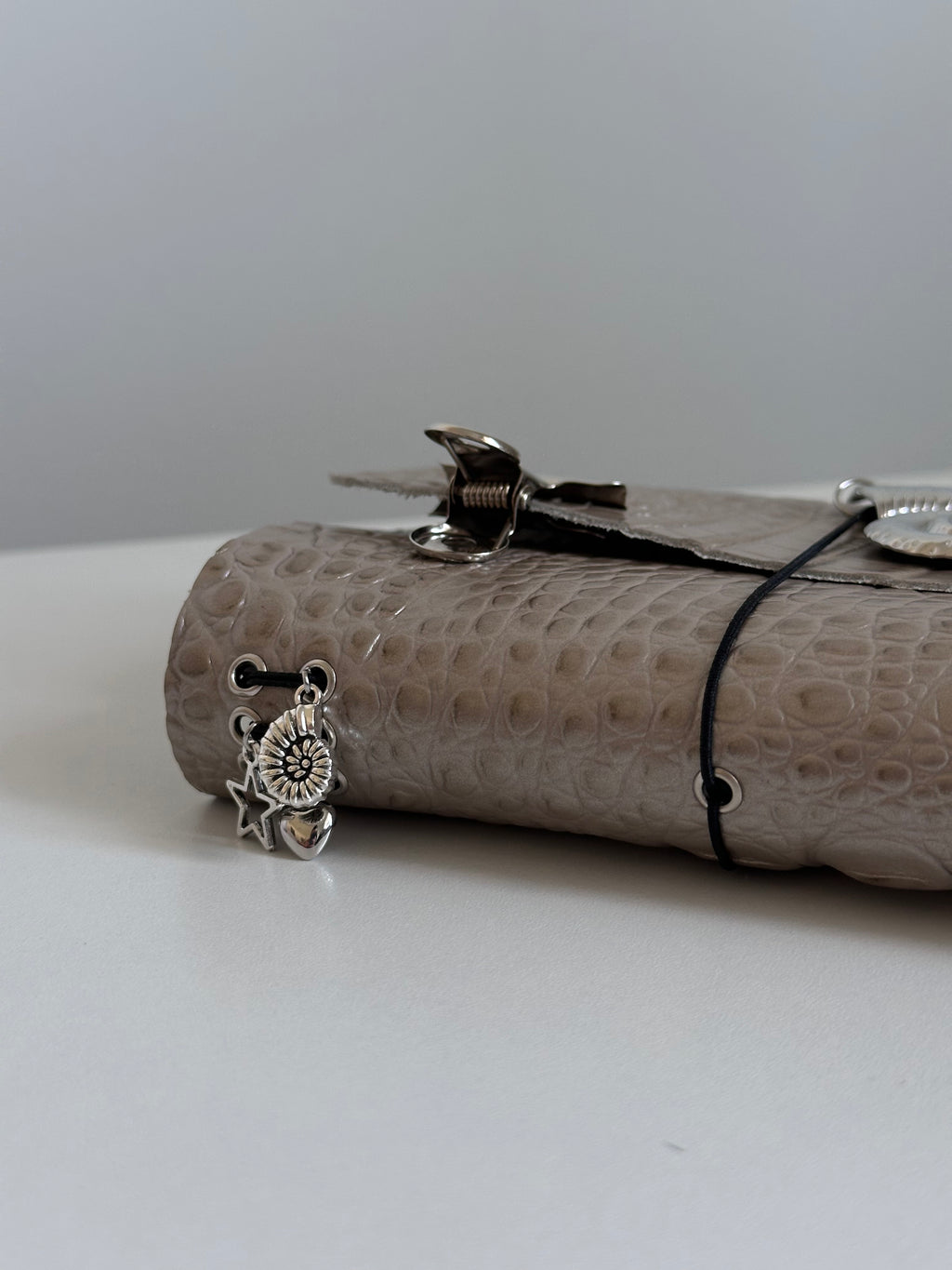 a6 Silver Alligator genuine cowhide refillable journal cover with inserts