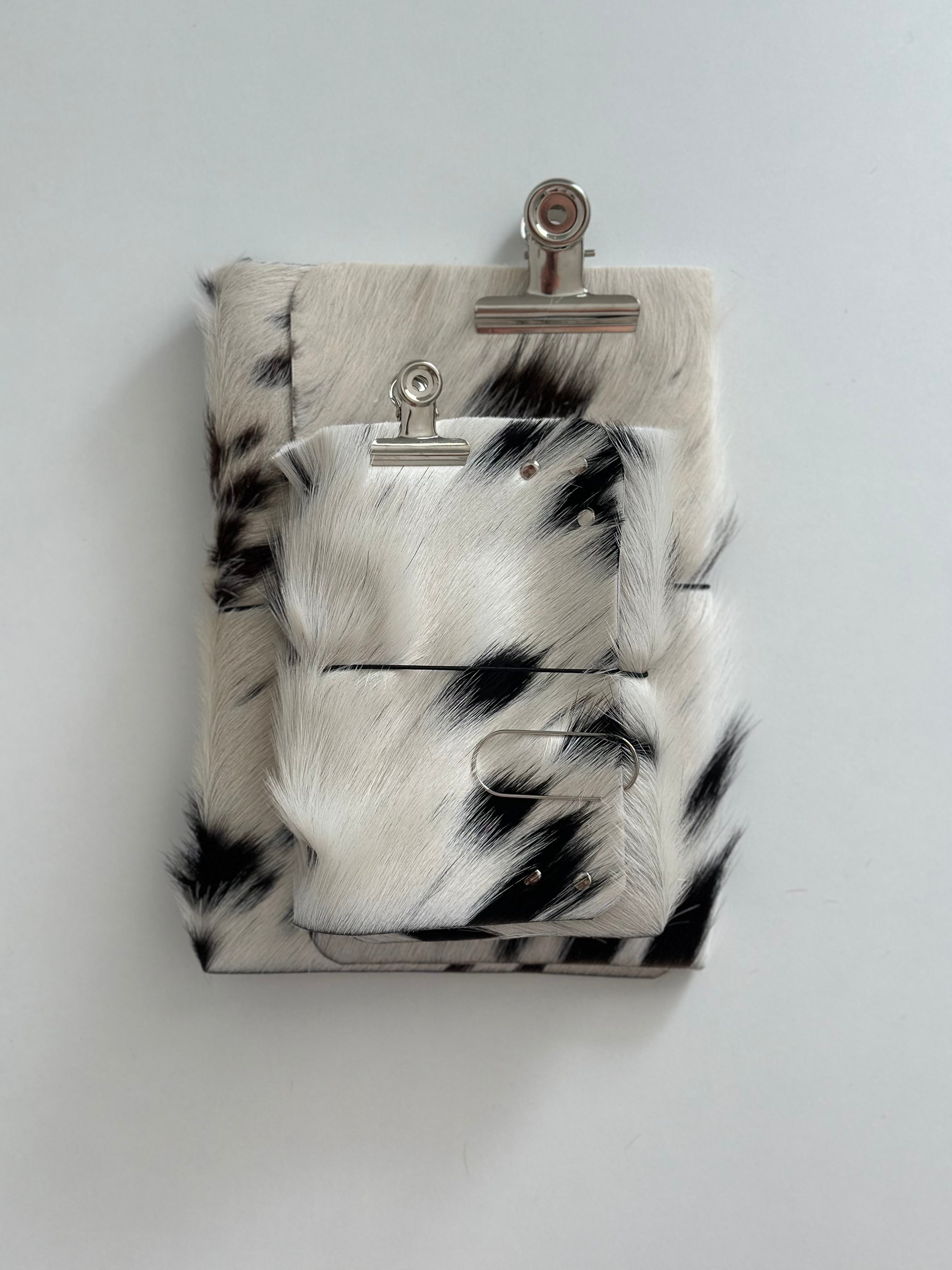 PRE-ORDER a5/a6 salt&pepper print leather refillable journal with secret charm