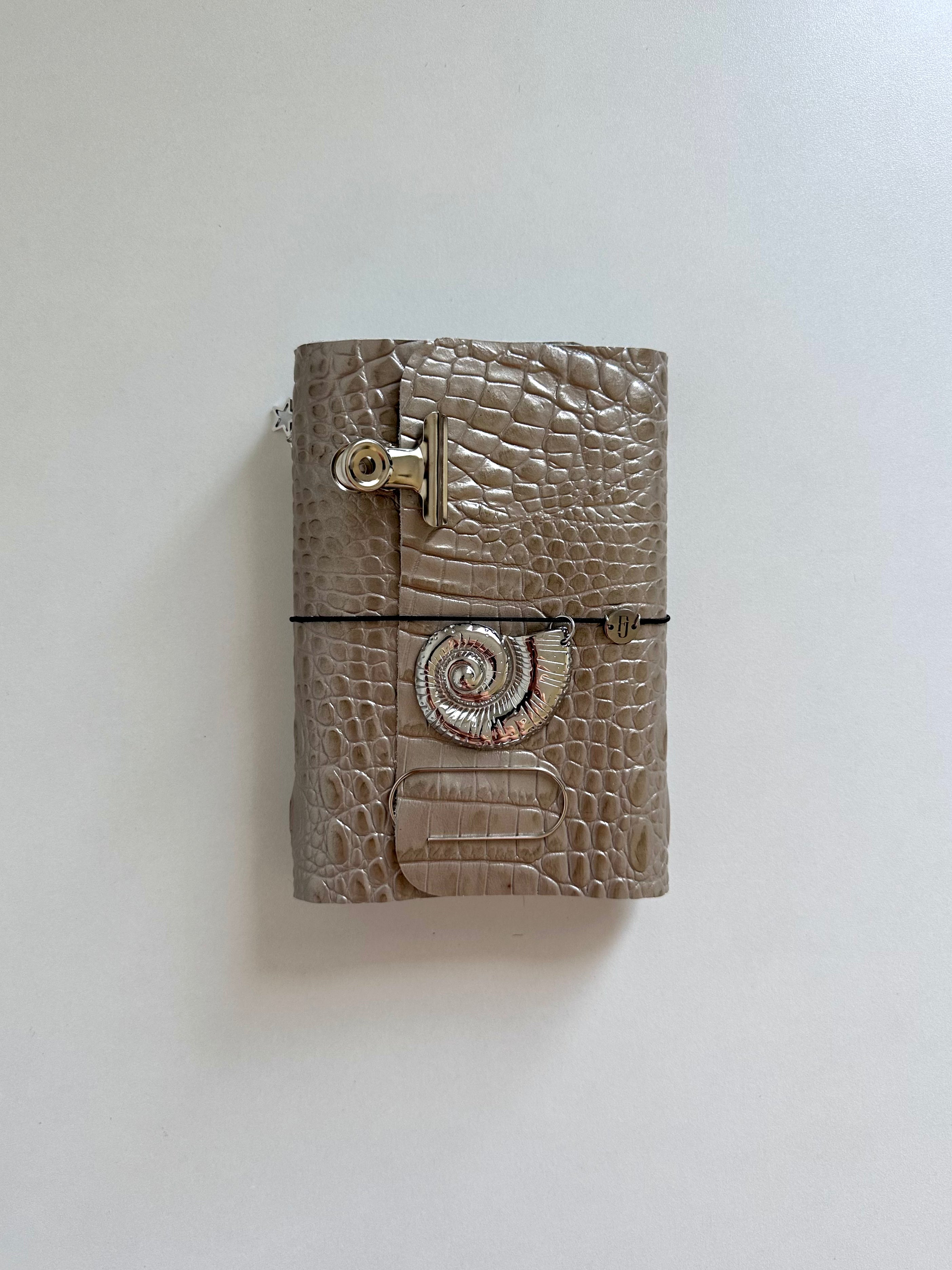 a6 Silver Alligator genuine cowhide refillable journal cover with inserts