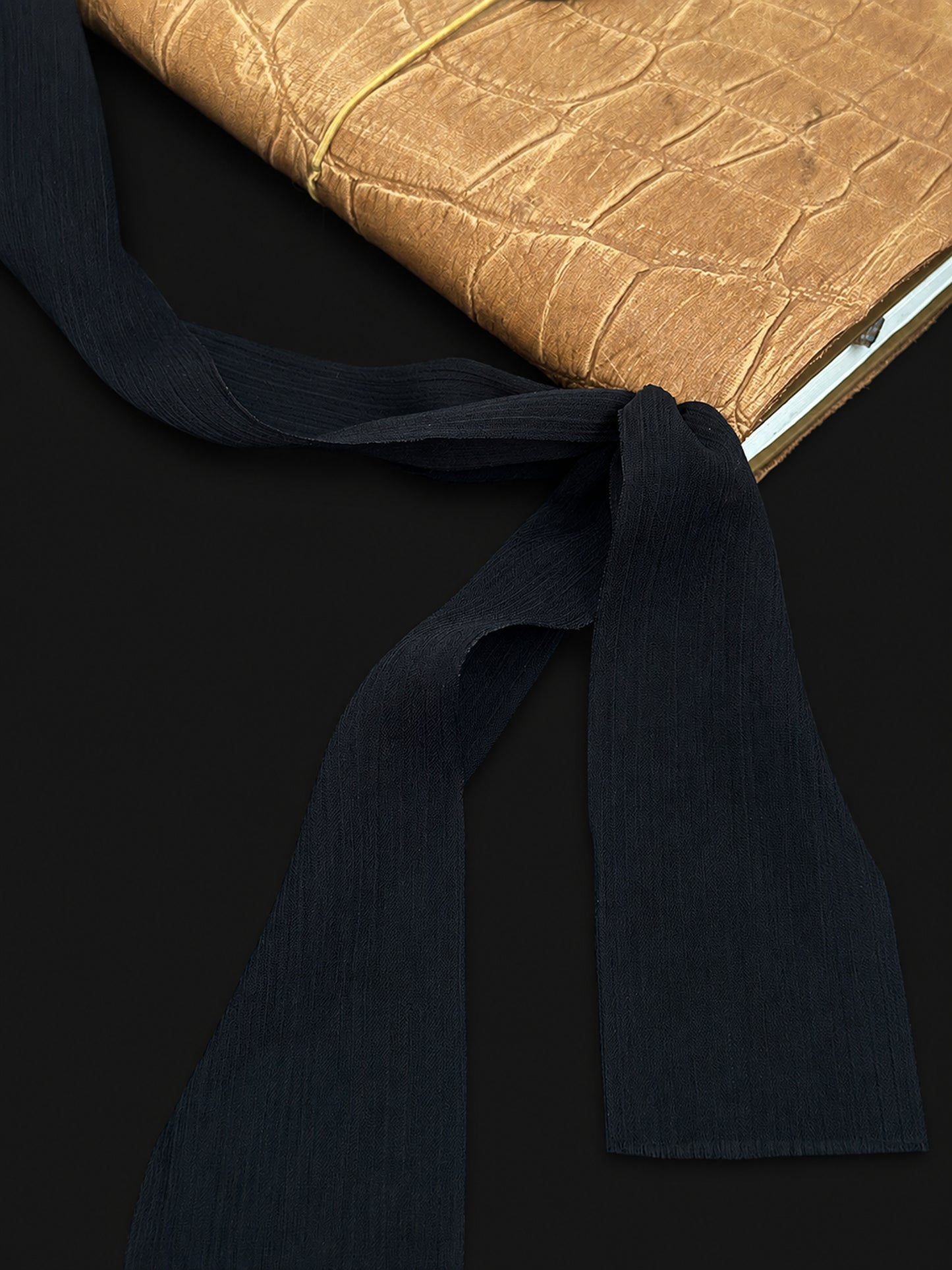 The Archive / Écorce No. 008