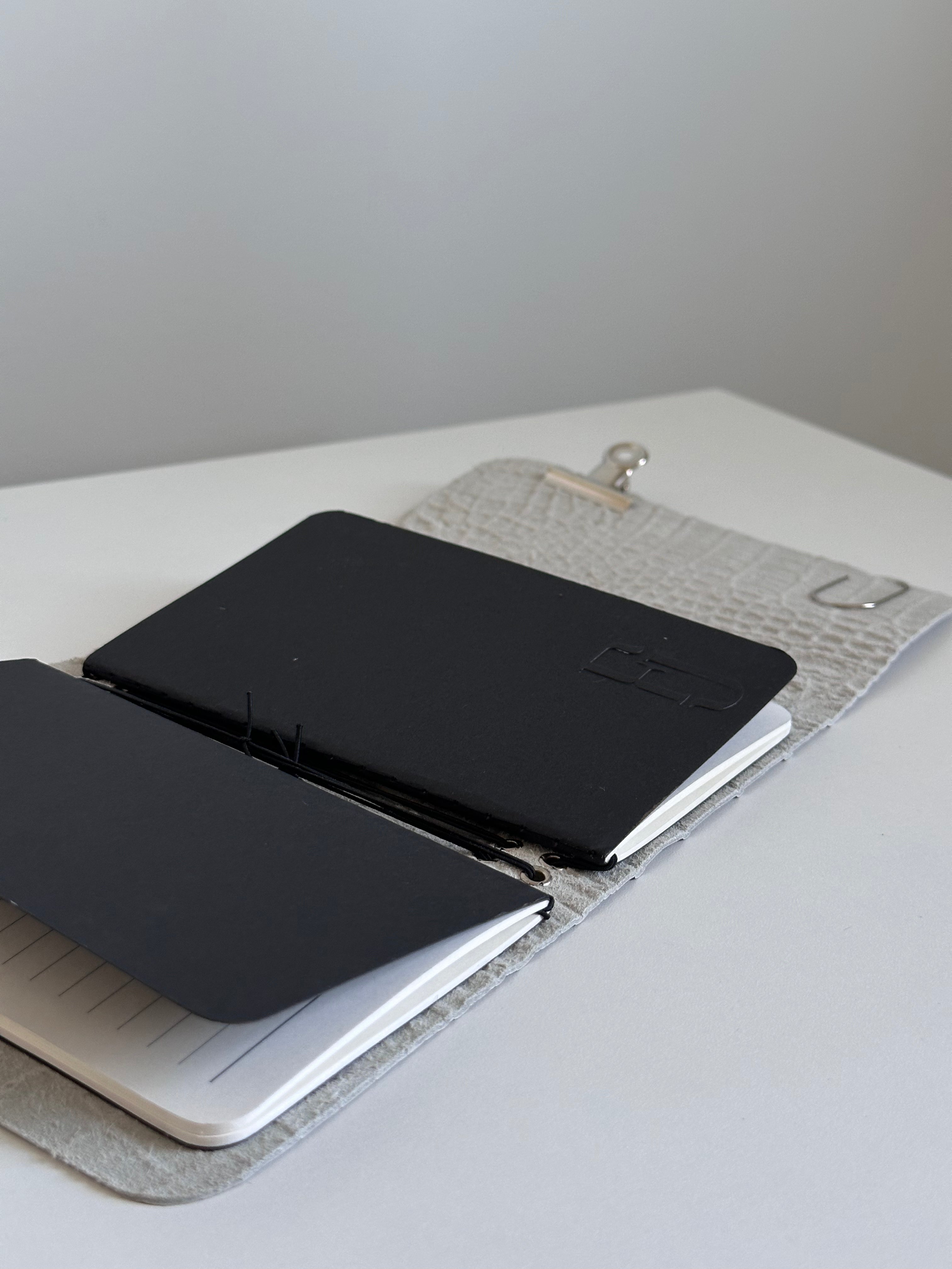 a6 Silver Alligator genuine cowhide refillable journal cover with inserts