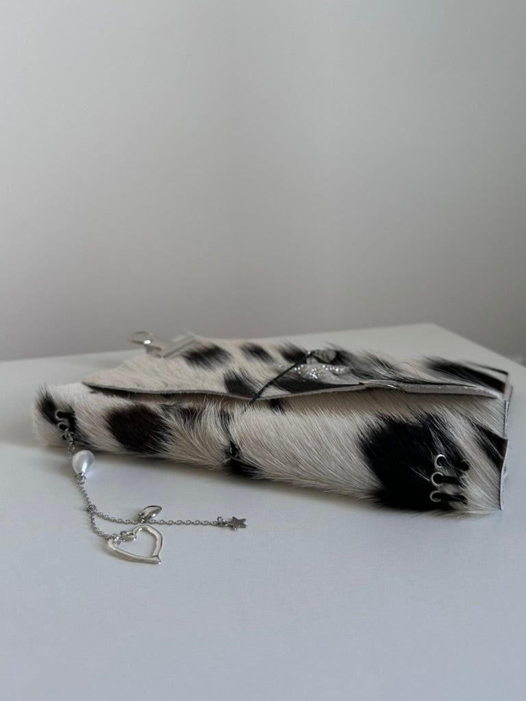 PRE-ORDER a5/a6 salt&pepper print leather refillable journal with secret charm